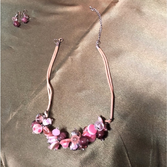 Vintage Necklace and Matching Earrings Glass Beads - Picture 2 of 4